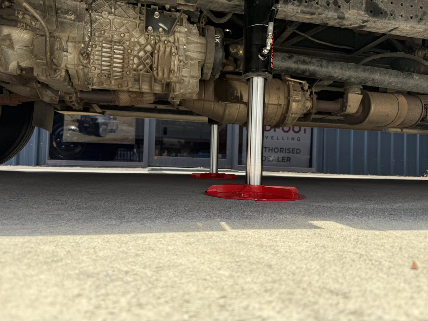 Isuzu NQR450 ‘EQ Smart Level’ System - Image 15