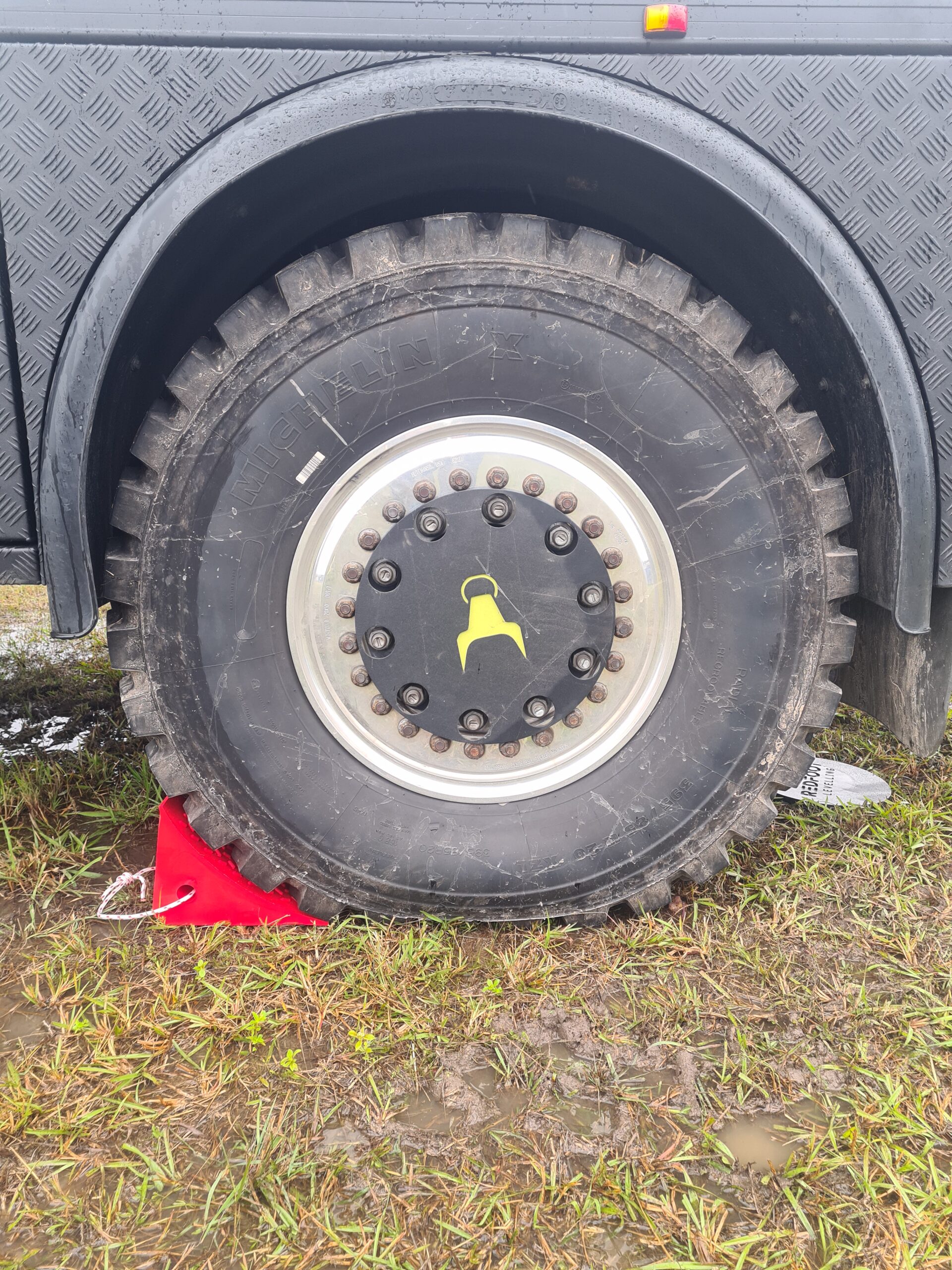 Redfoot Motorhome Chock Twin Pack - Image 4