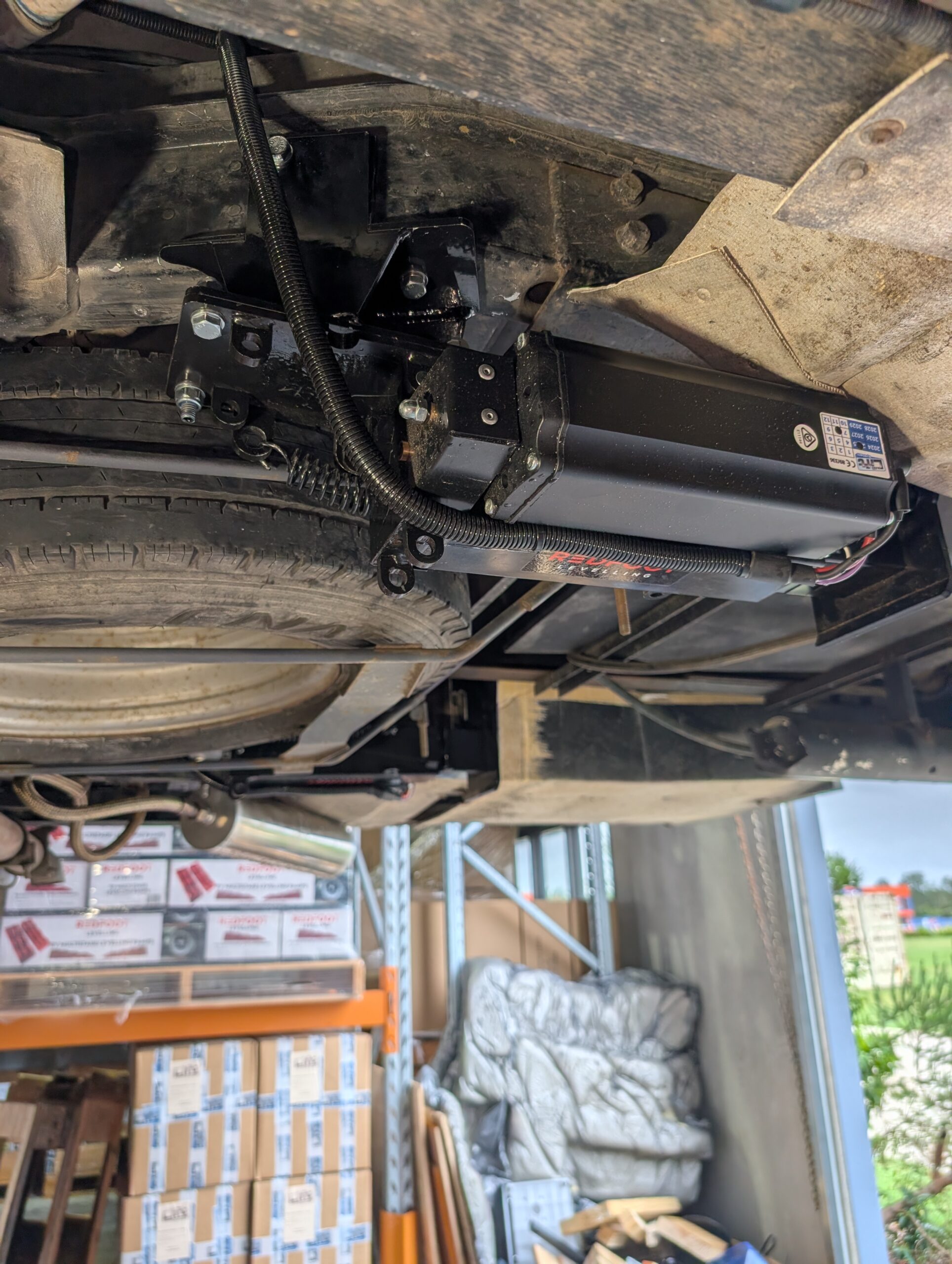 Mercedes Benz Sprinter 517/519 ‘AutoLift’ System - Image 9